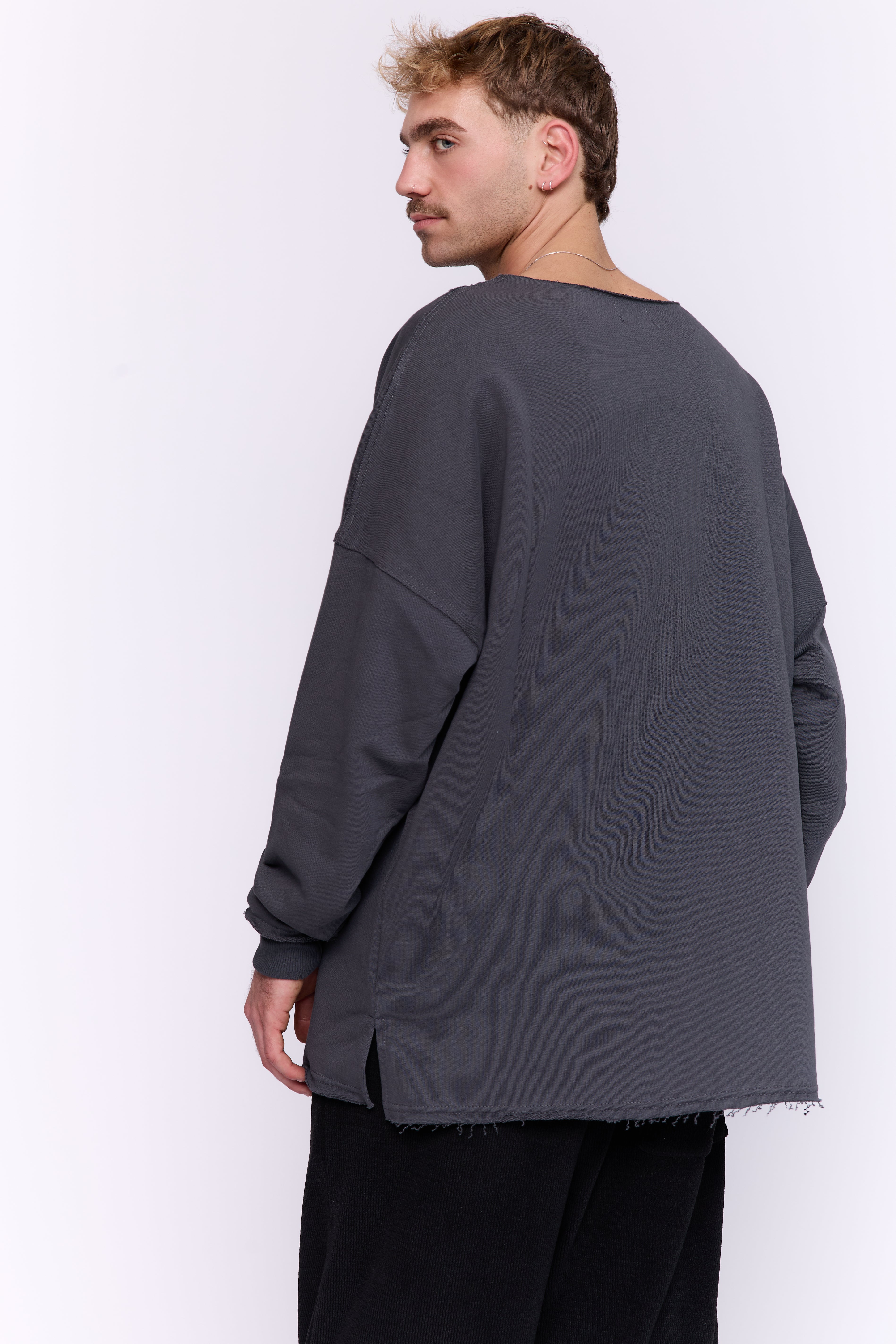 COZY SWEATER - GREY