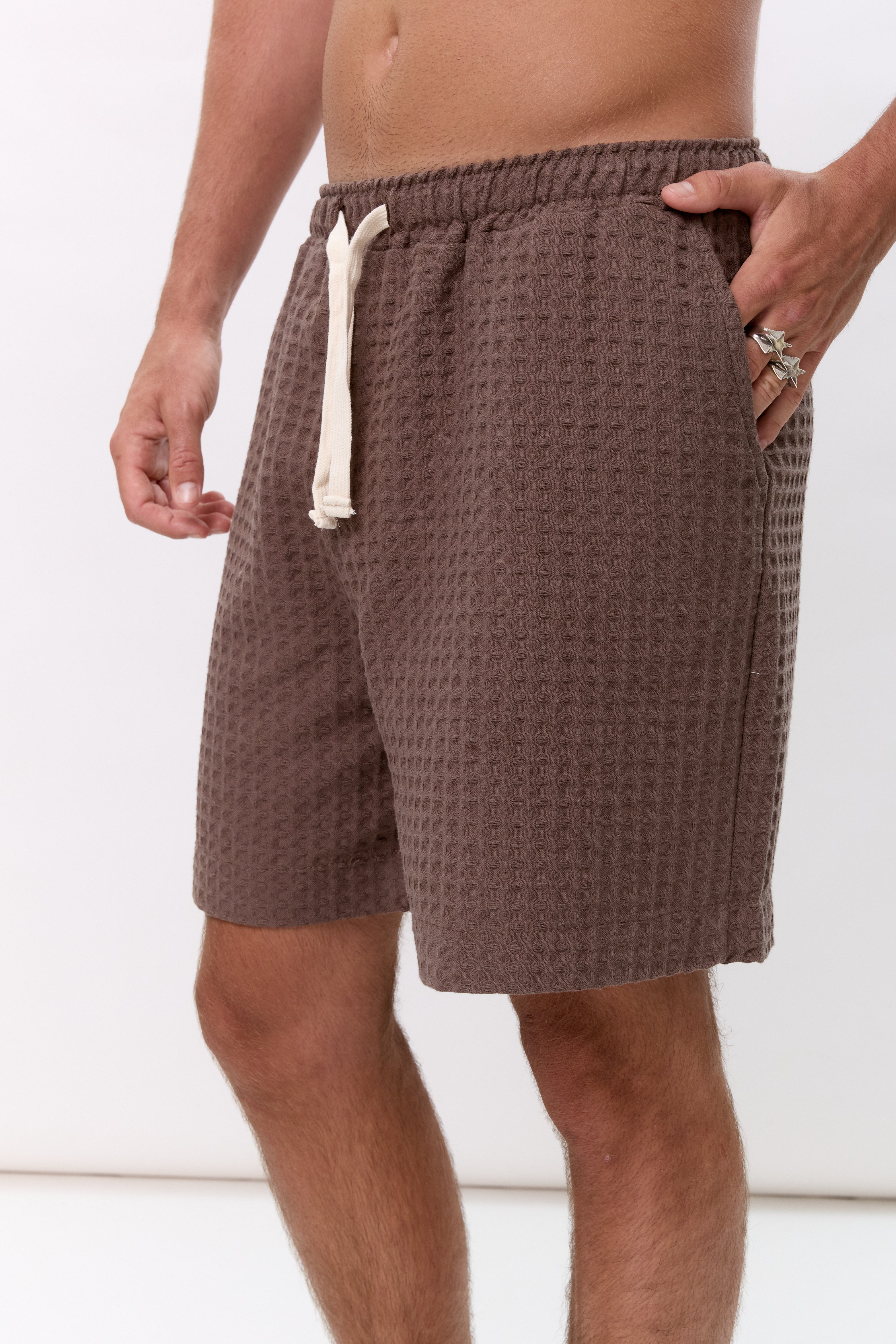 WAFFLE SHORTS - BROWN