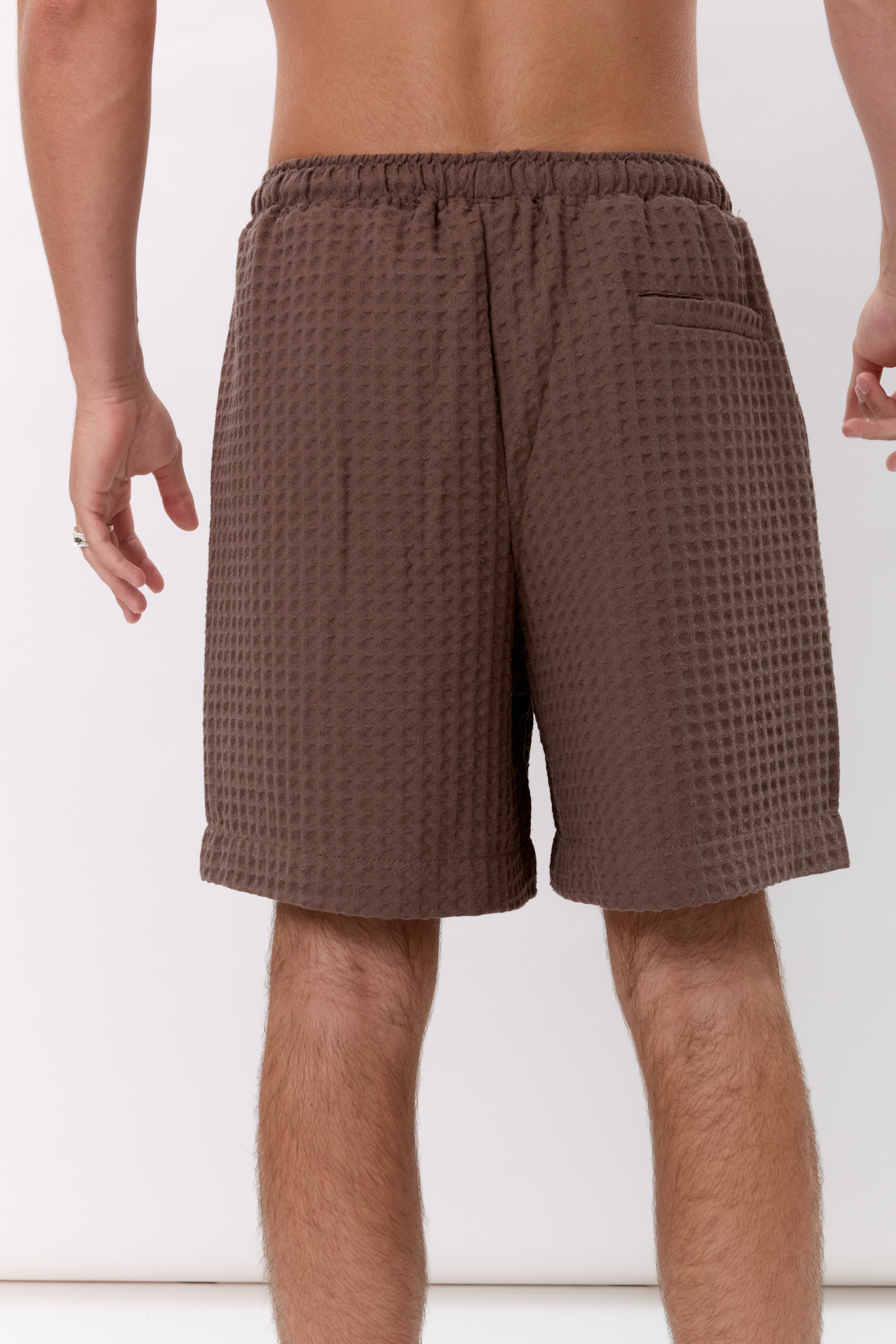 WAFFLE SHORTS - BROWN