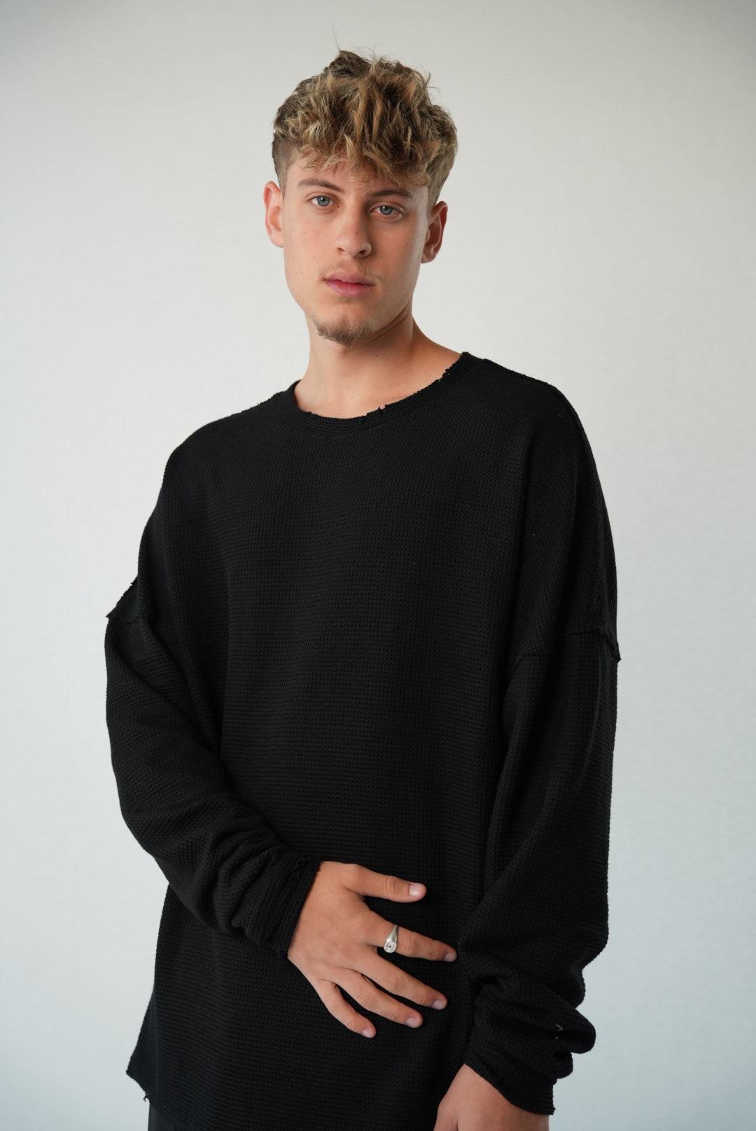 WAFFLE SWEAT - BLACK