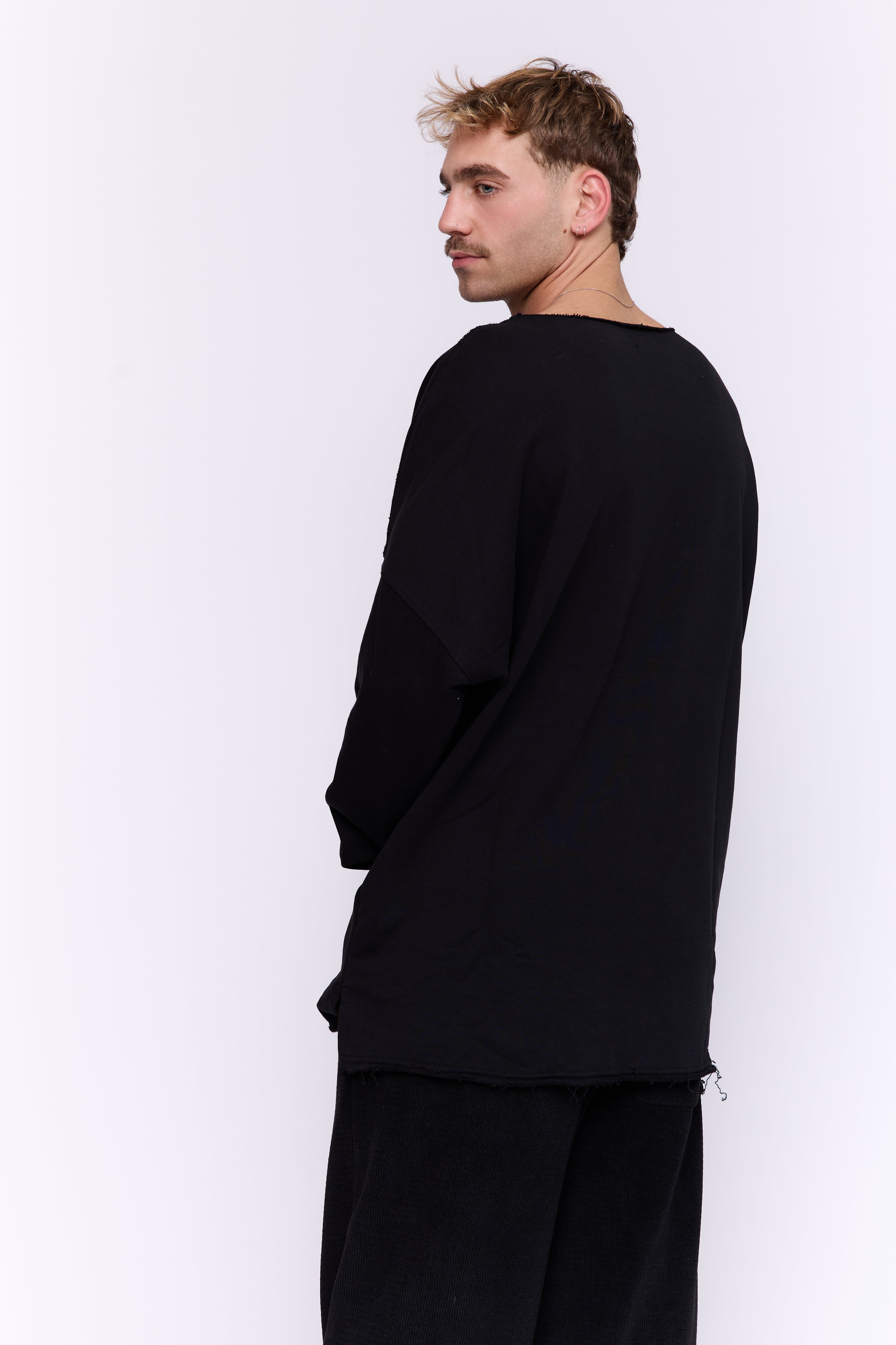 COZY SWEATER - BLACK