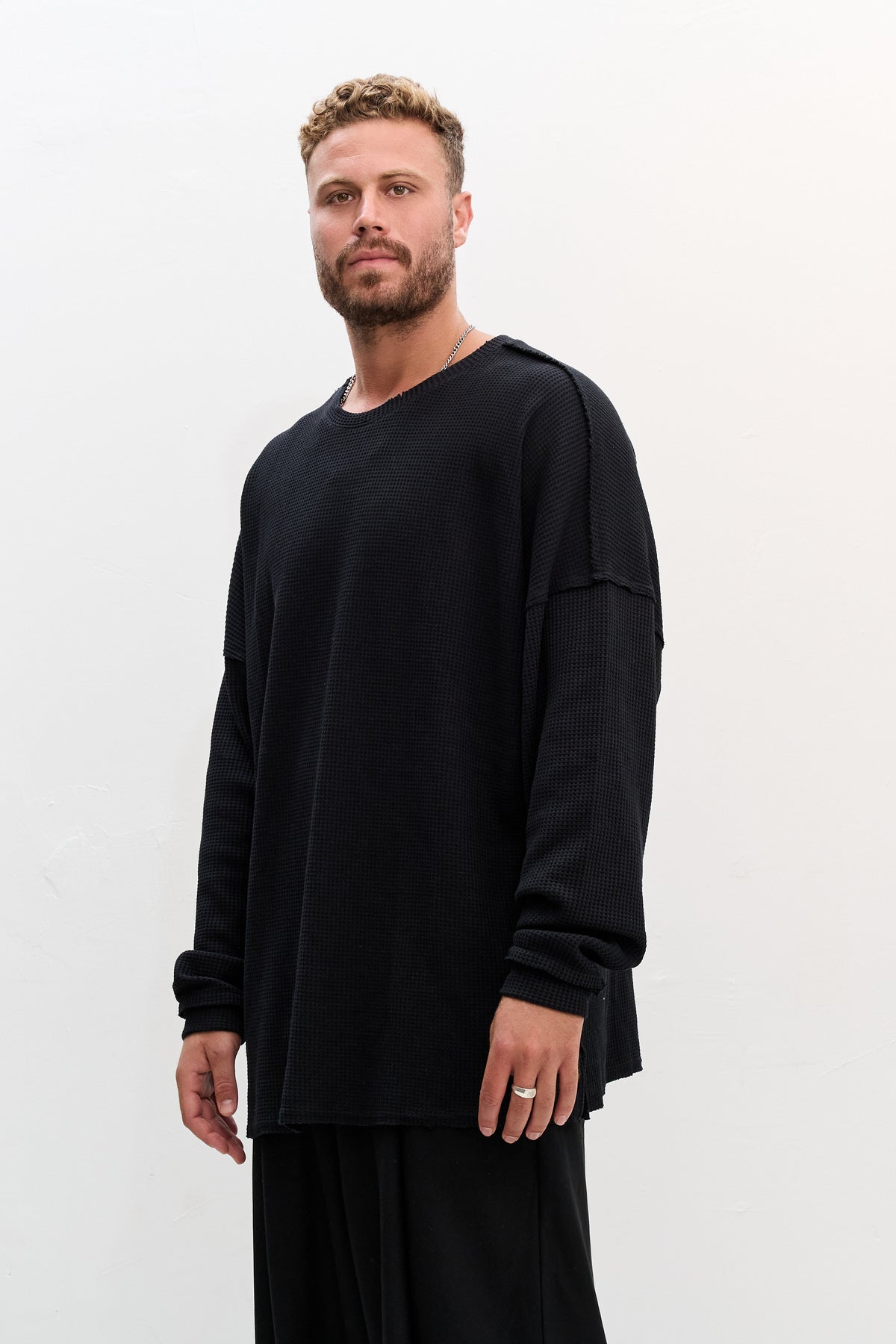 WAFFLE SWEAT - BLACK